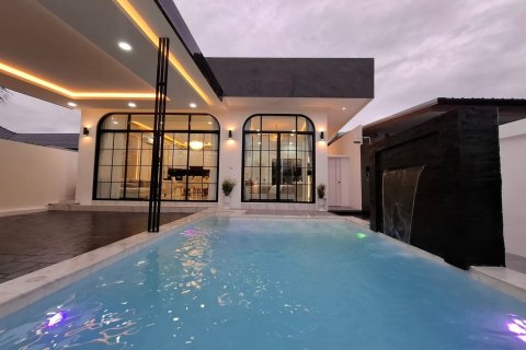 Villa in Pattaya, Thailand 3 bedrooms № 147835 - photo 19