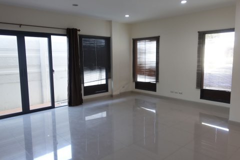 Дом в Правете, Бангкок, Таиланд с 4 спальнями  № 153328 - фото 3