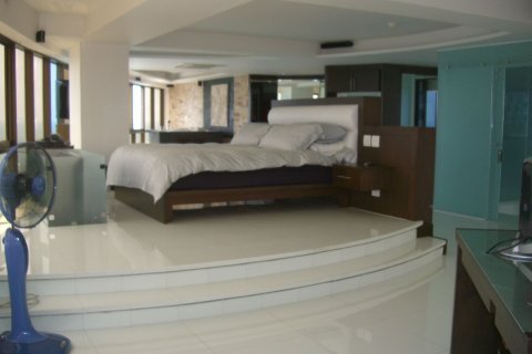 Penthouse in Pattaya, Thailand 3 bedrooms № 153326 - photo 14