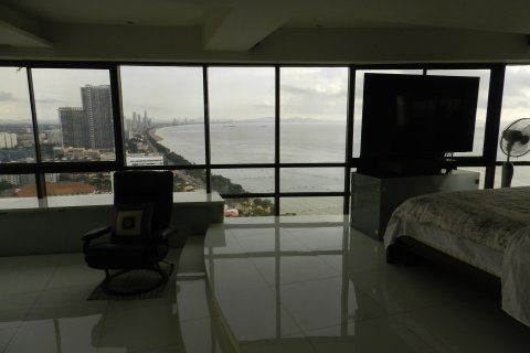 Penthouse in Pattaya, Thailand 3 bedrooms № 153326 - photo 15