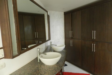 Penthouse in Pattaya, Thailand 3 bedrooms № 153326 - photo 23