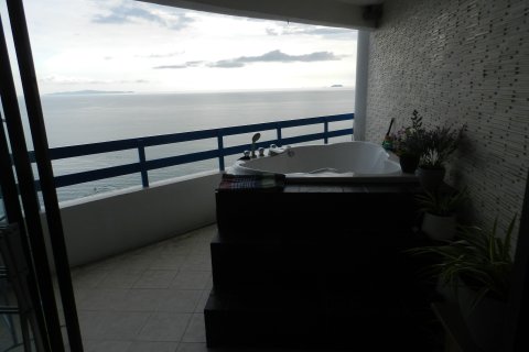 Penthouse in Pattaya, Thailand 3 bedrooms № 153326 - photo 24