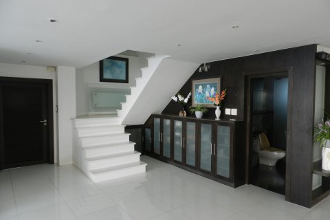 Penthouse in Pattaya, Thailand 3 bedrooms № 153326 - photo 13
