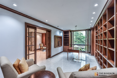 Condo in Bangkok, Thailand, 3 bedrooms  № 185316 - photo 4