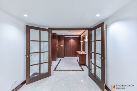 Condo in Bangkok, Thailand, 3 bedrooms  № 185316 - photo 2