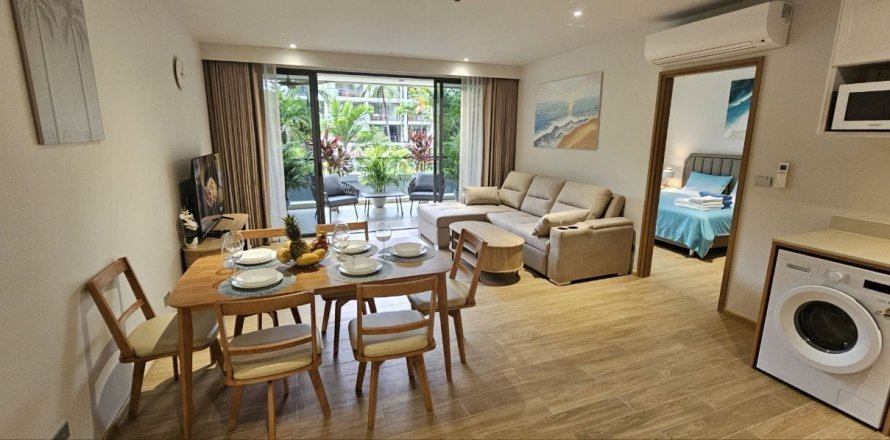 Condo in Phuket, Thailand, 2 bedrooms  № 164049