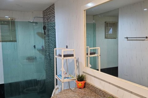 Apartment in Phuket, Thailand 2 bedrooms № 141907 - photo 8