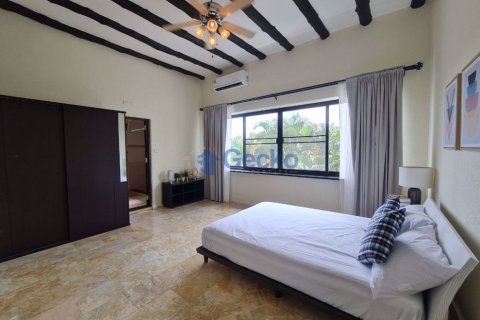 House in Pattaya, Thailand 4 bedrooms № 196970 - photo 28