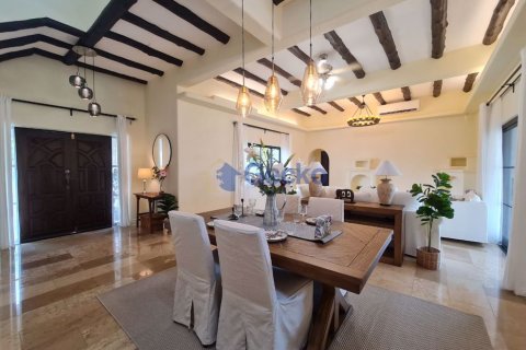 House in Pattaya, Thailand 4 bedrooms № 196970 - photo 15