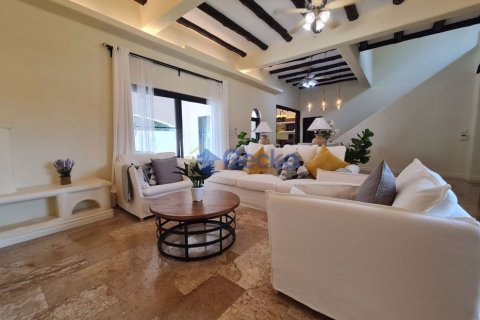 House in Pattaya, Thailand 4 bedrooms № 196970 - photo 10