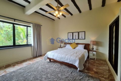 House in Pattaya, Thailand 4 bedrooms № 196970 - photo 21