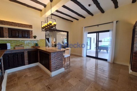 House in Pattaya, Thailand 4 bedrooms № 196970 - photo 17