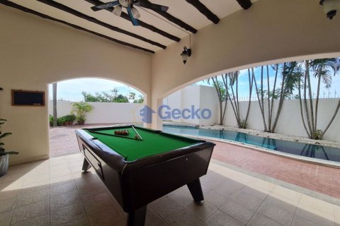 House in Pattaya, Thailand 4 bedrooms № 196970 - photo 5
