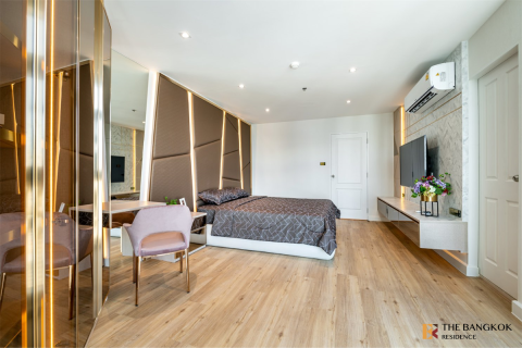Condo in Bangkok, Thailand, 3 bedrooms  № 184780 - photo 9