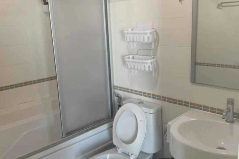 Кондоминиум с 2 спальнями в Хуай Кванге, Бангкок, Таиланд № 148621 - фото 5