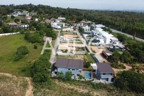 Casa de 5 dormitorios en Pattaya, Tailandia № 211988 - foto 5