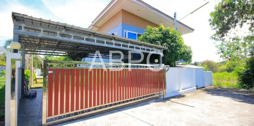 Casa de 5 dormitorios en Pattaya, Tailandia № 211988