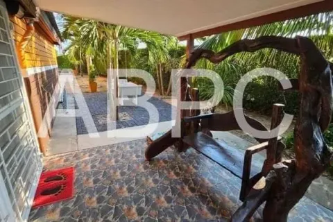 Casa de 5 dormitorios en Pattaya, Tailandia № 211989 - foto 11
