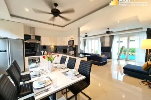 Casa de 4 dormitorios en Pattaya, Tailandia № 211993 - foto 5