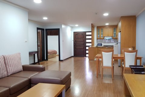 Condo in Bangkok, Thailand, 2 bedrooms  № 143889 - photo 2