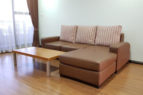 Condo in Bangkok, Thailand, 2 bedrooms  № 143889 - photo 1