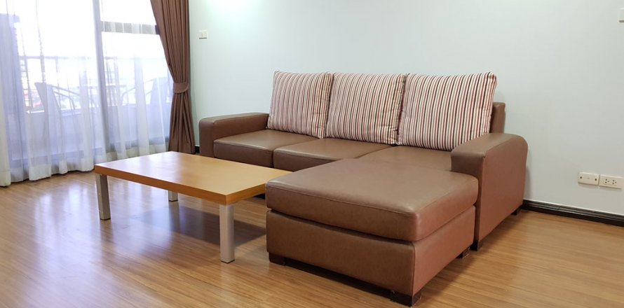 Condo in Bangkok, Thailand, 2 bedrooms  № 143889