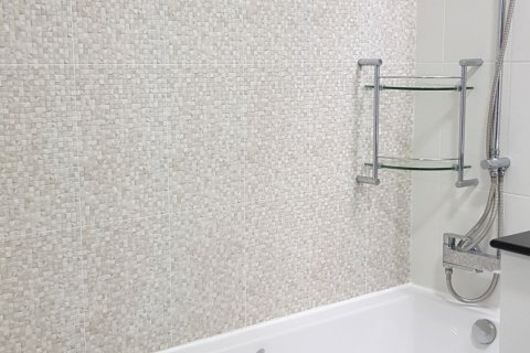 Condo in Bangkok, Thailand, 2 bedrooms  № 143889 - photo 12