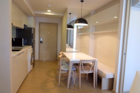 Кондоминиум с 1 спальней в Пхракханонге, Бангкок, Таиланд № 143887 - фото 4