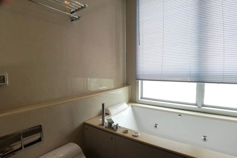 Condo in Bangkok, Thailand, 2 bedrooms  № 143886 - photo 8