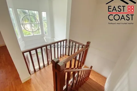 Casa de 4 dormitorios en Pattaya, Tailandia № 213839 - foto 6