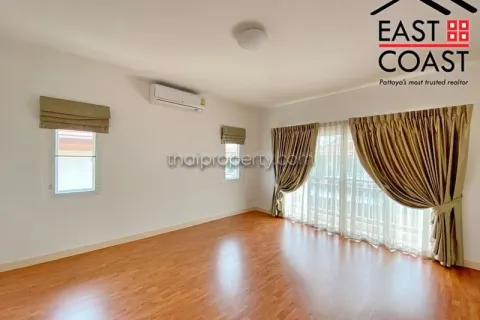 Casa de 4 dormitorios en Pattaya, Tailandia № 213839 - foto 18