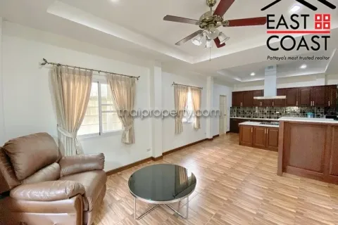 Casa de 4 dormitorios en Pattaya, Tailandia № 213839 - foto 13