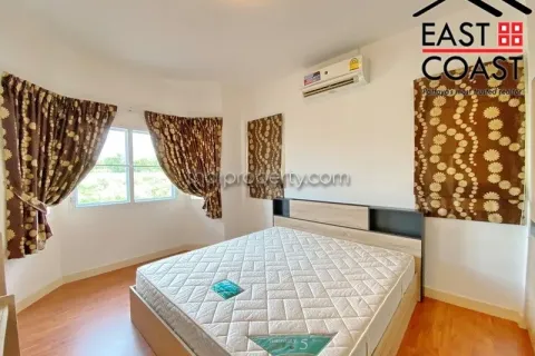 Casa de 4 dormitorios en Pattaya, Tailandia № 213839 - foto 15