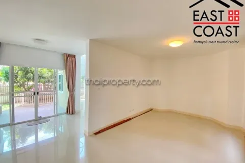 Casa de 4 dormitorios en Pattaya, Tailandia № 213839 - foto 8