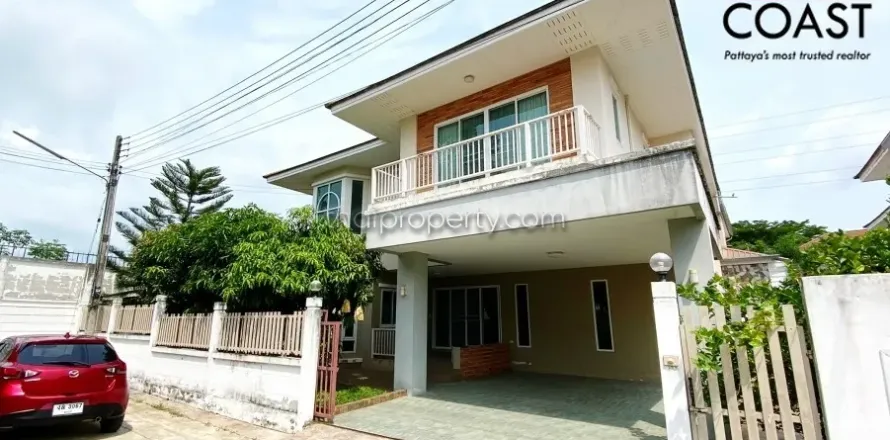 Casa de 4 dormitorios en Pattaya, Tailandia № 213839