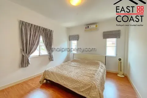 Casa de 4 dormitorios en Pattaya, Tailandia № 213839 - foto 17