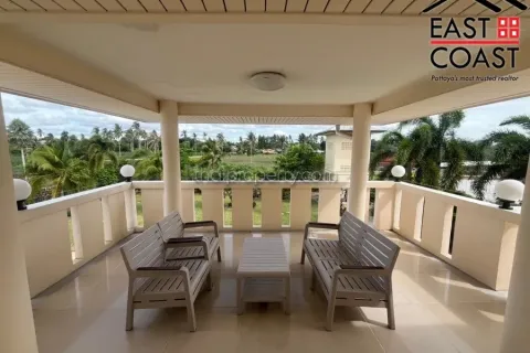 Casa de 6 dormitorios en Pattaya, Tailandia № 212317 - foto 18
