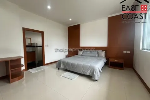 Casa de 6 dormitorios en Pattaya, Tailandia № 212317 - foto 15