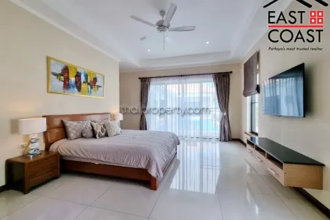 Casa de 4 dormitorios en Pattaya, Tailandia № 212315 - foto 16