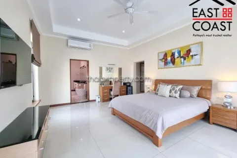 Casa de 4 dormitorios en Pattaya, Tailandia № 212315 - foto 19