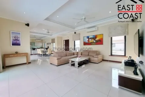 Casa de 4 dormitorios en Pattaya, Tailandia № 212315 - foto 14