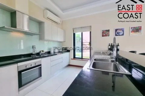 Casa de 4 dormitorios en Pattaya, Tailandia № 212315 - foto 9