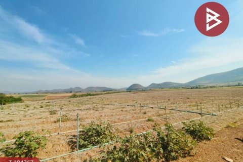 Terrain à Bo Phloi, Thaïlande 597740 m2 № 155099 - photo 1