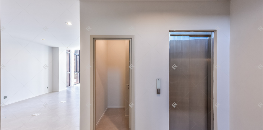 Shophouse in Bangkok, Thailand 536 sq.m. № 189717