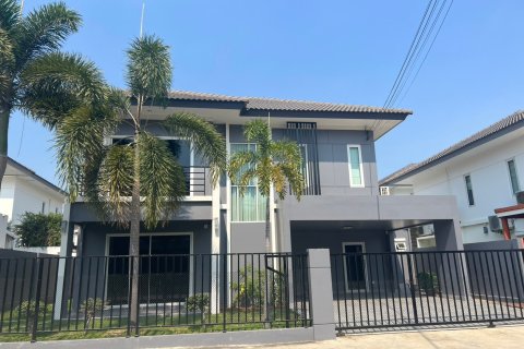 Дом в Паттайе, Таиланд с 3 спальнями  № 152483 - фото 1