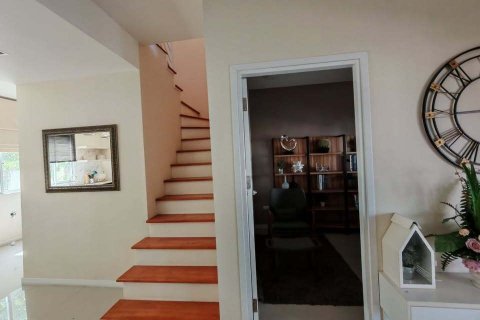 Таунхаус в Самутпракане, Таиланд с 4 спальнями  № 153334 - фото 5