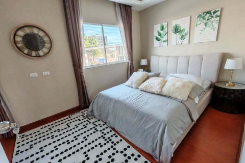 Таунхаус в Самутпракане, Таиланд с 4 спальнями  № 153334 - фото 3