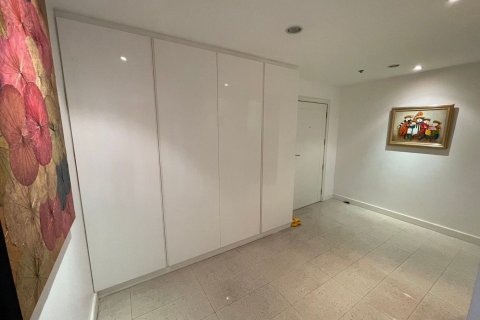 Кондоминиум с 2 спальнями в Ваттхане, Бангкок, Таиланд № 153332 - фото 6