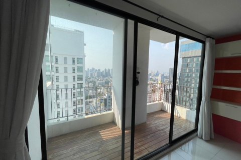 Кондоминиум с 2 спальнями в Ваттхане, Бангкок, Таиланд № 153332 - фото 4