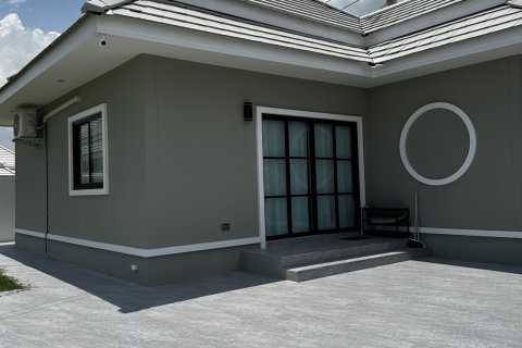 House in Hua Hin, Thailand 3 bedrooms № 158326 - photo 1